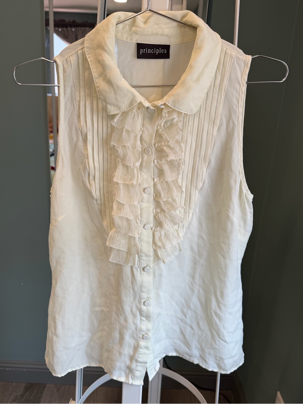 Vintage Principles 100% Silk Ruffle Blouse – Ivory Sleeveless Top
